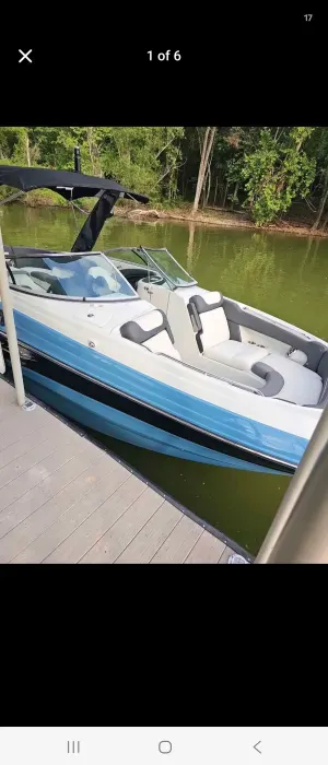 2023 crownline E275 surf  only 50 hours Icon