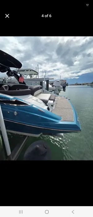 2023 crownline E275 surf  only 50 hours Icon