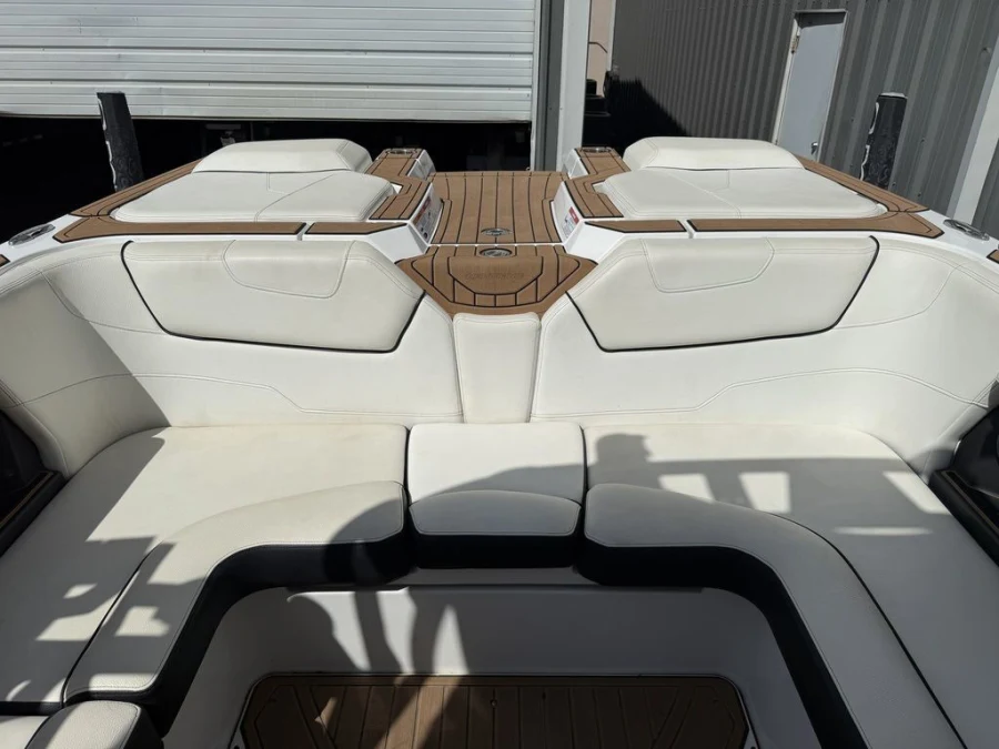 2019-nautique-gs24-146061-image10