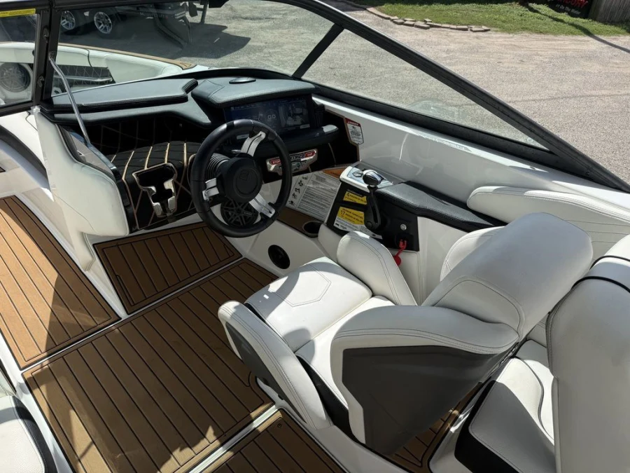 2019-nautique-gs24-146061-image12