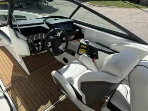2019-nautique-gs24-146061-image12