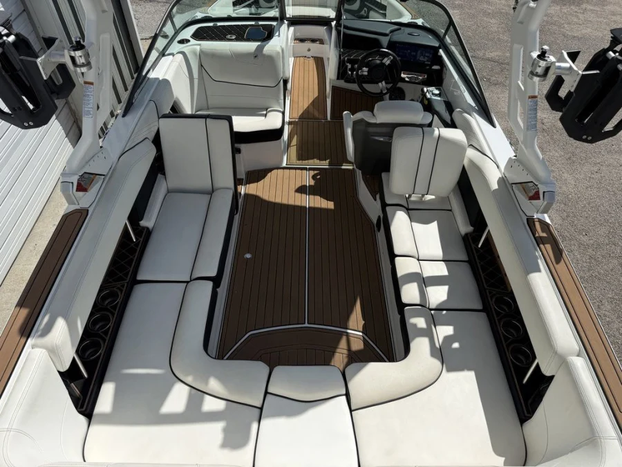 2019-nautique-gs24-146061-image7