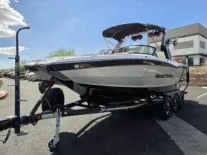 2023-mastercraft-x-star-146063-image4