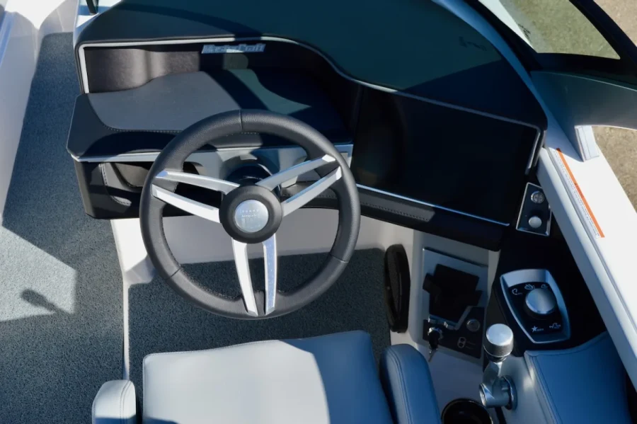 2025-mastercraft-xt22-146068-image2.webp