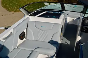 2025-mastercraft-xt22-146068-image5.webp