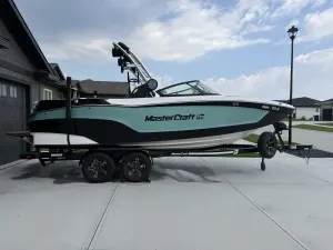 2023-mastercraft-xt22-146070-image0.webp
