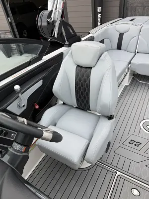 2023-mastercraft-xt22-146070-image10.webp