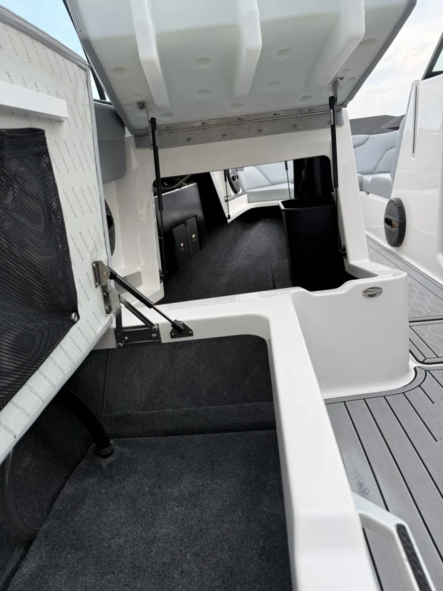 2023-mastercraft-xt22-146070-image13.webp