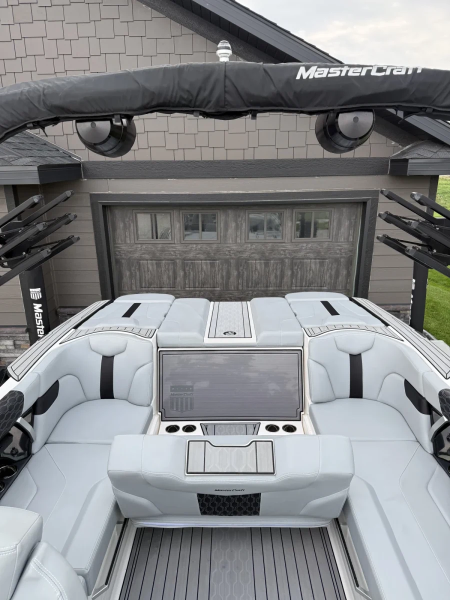 2023-mastercraft-xt22-146070-image8.webp