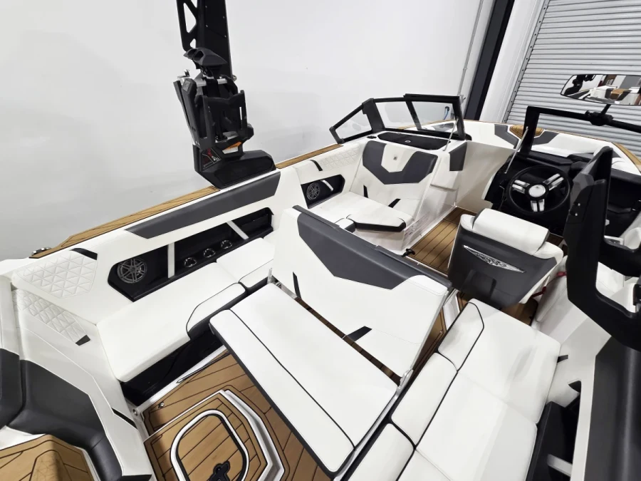 2022-nautique-gs22-146080-image7.webp