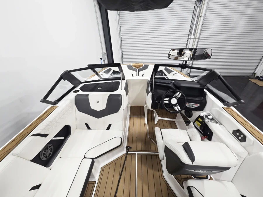 2022-nautique-gs22-146080-image8.webp