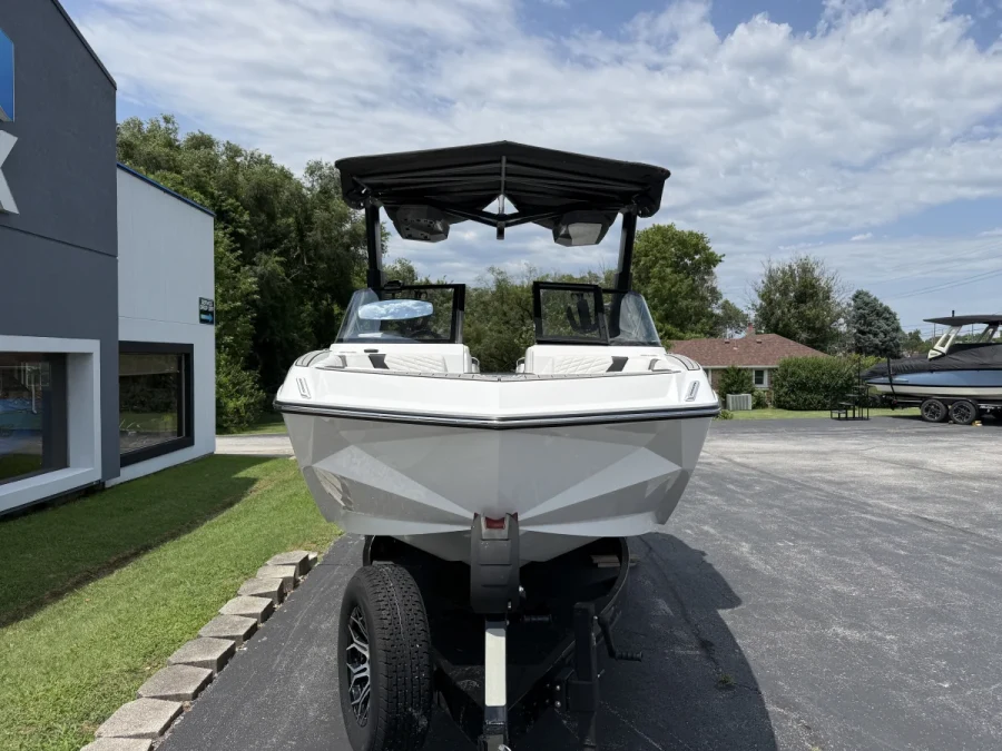 2022-nautique-g25-146094-image2.webp