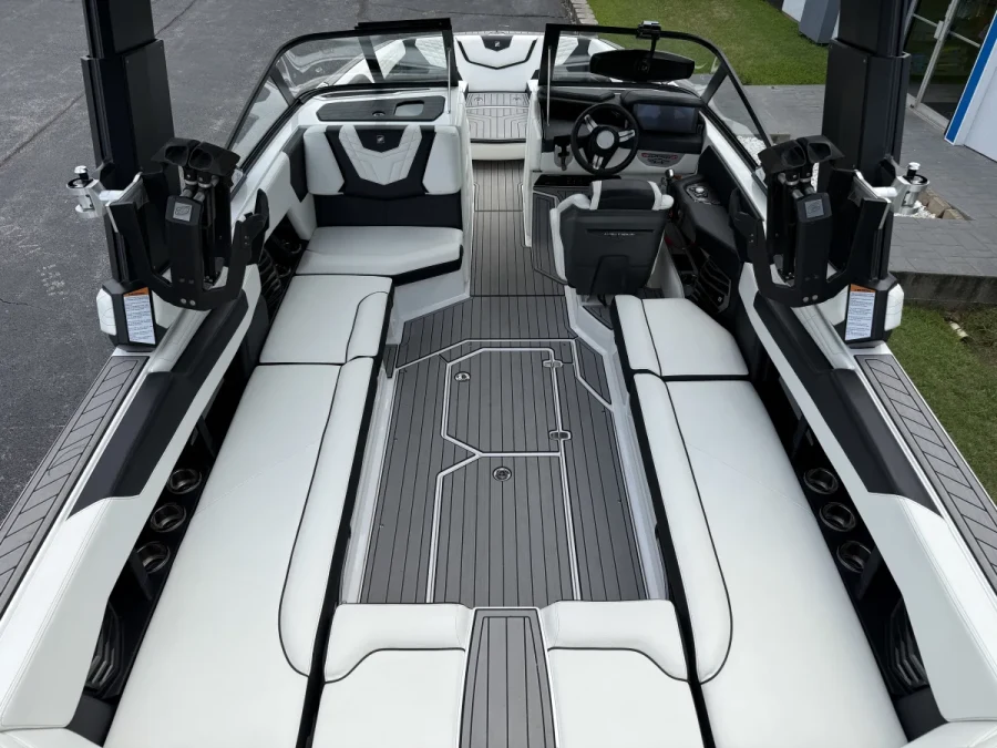 2022-nautique-g25-146094-image8.webp