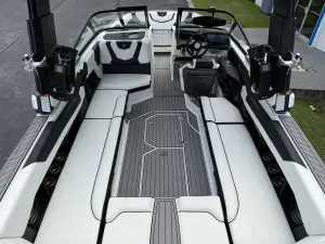 2022-nautique-g25-146094-image8.webp