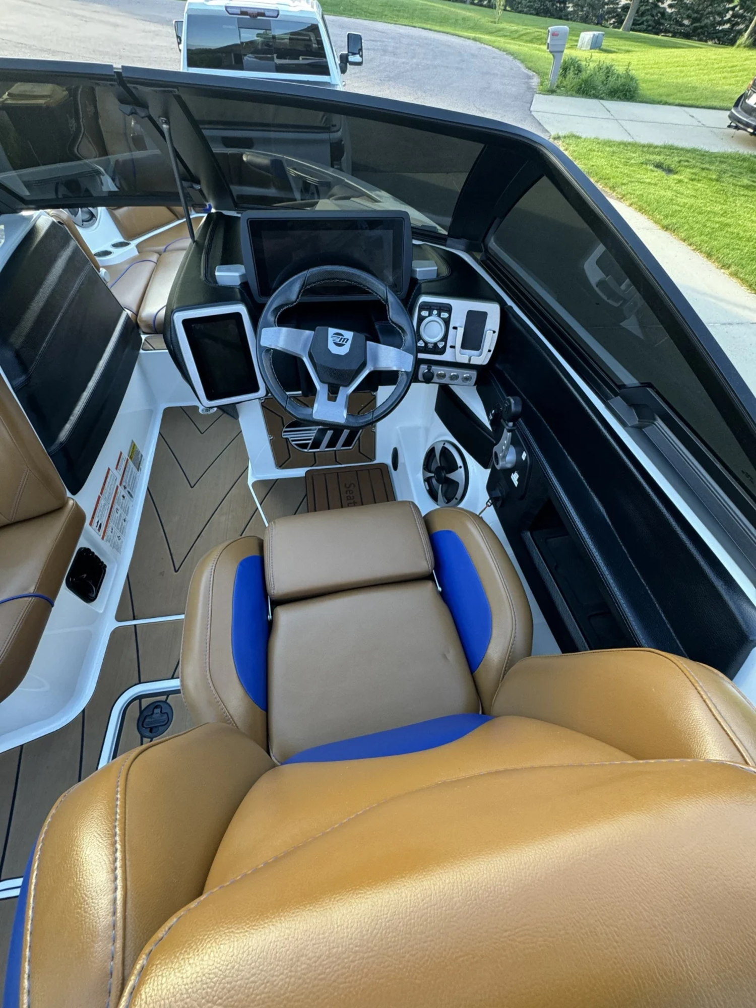 2020 Malibu Wakesetter 25 LSV - Monsoon 550 Supercharged, Stern Thruster, 273 hrs