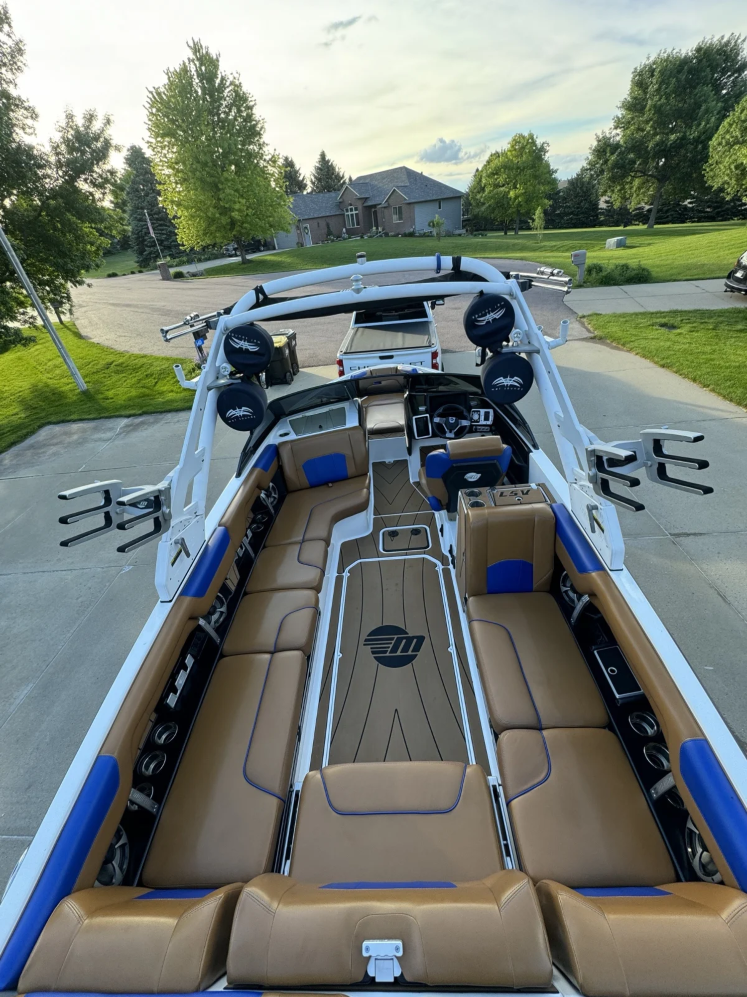 2020 Malibu Wakesetter 25 LSV - Monsoon 550 Supercharged, Stern Thruster, 273 hrs