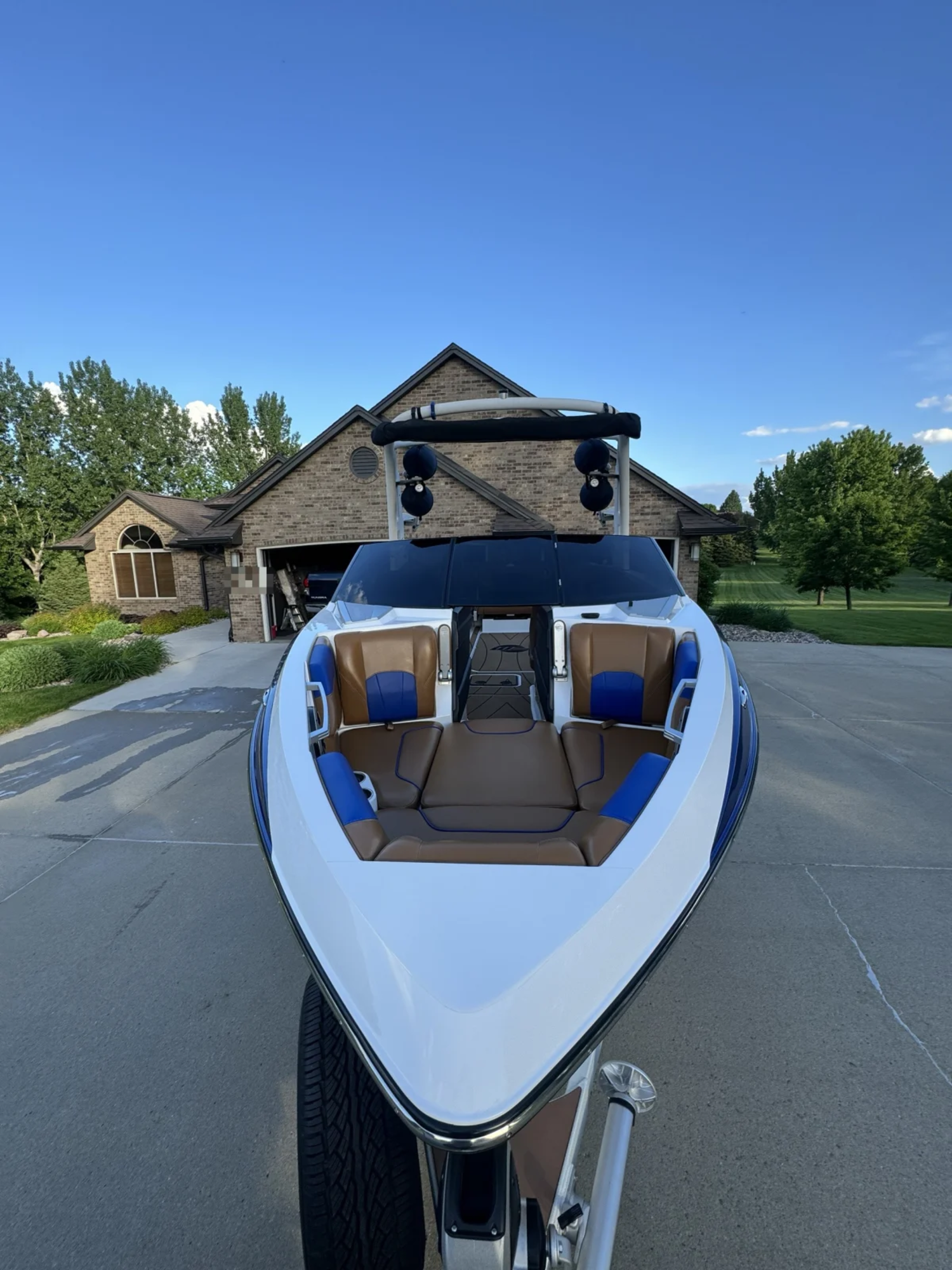 2020 Malibu Wakesetter 25 LSV - Monsoon 550 Supercharged, Stern Thruster, 273 hrs