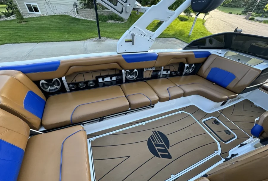 2020-malibu-wakesetter-25-lsv-146105-image8.webp