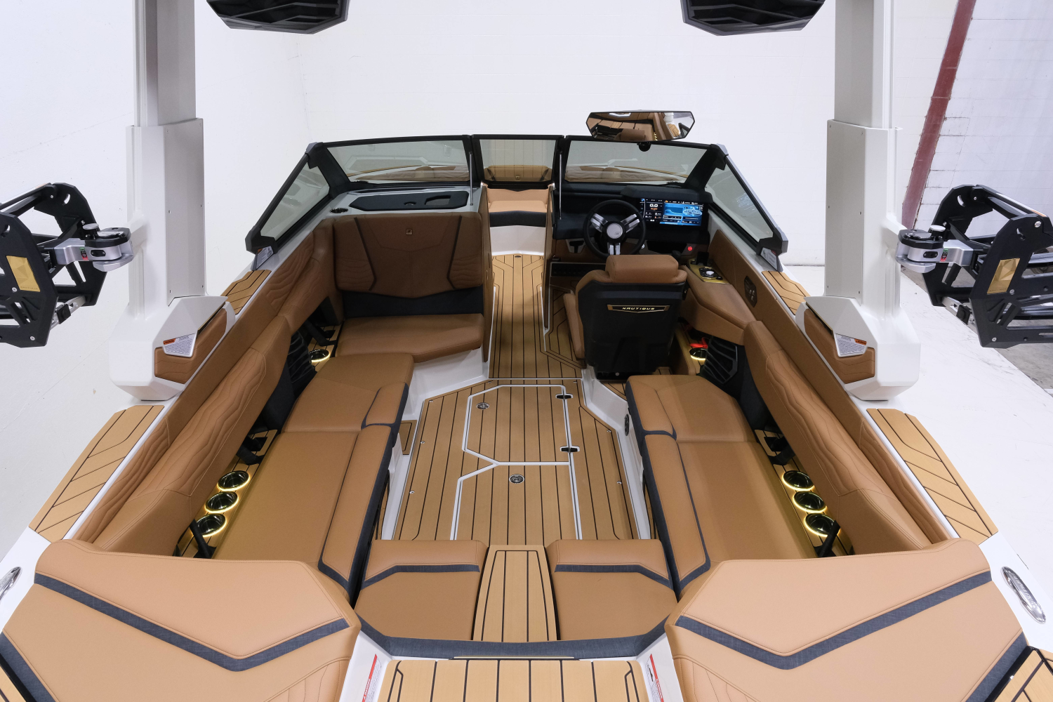 2027 Nautique G23