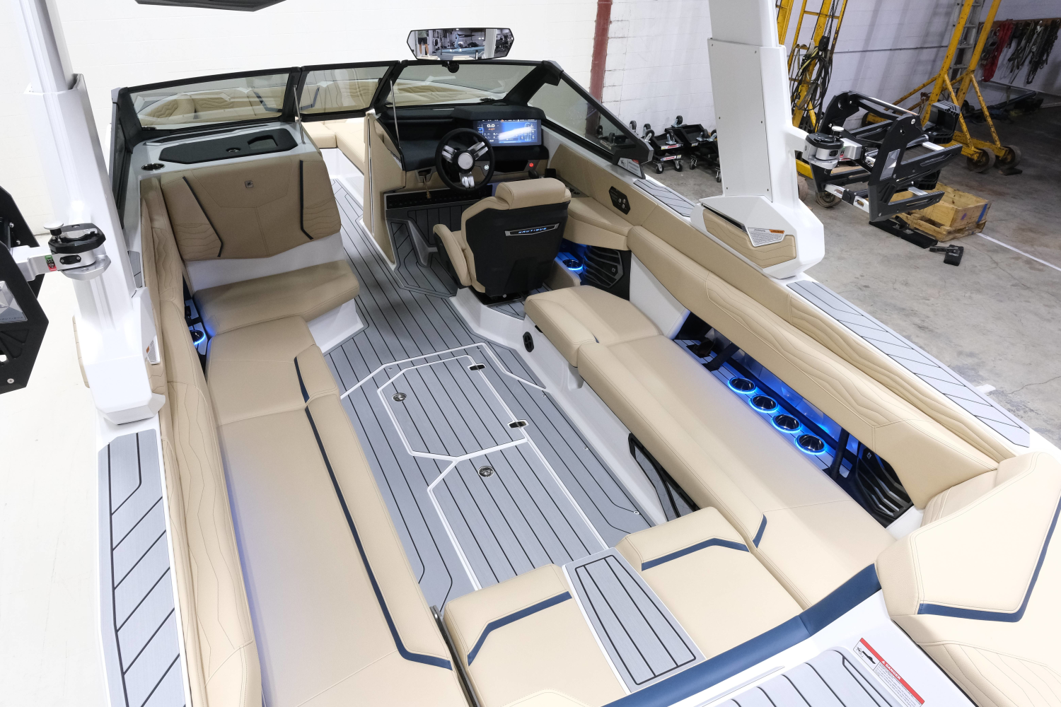 2027 Nautique G25