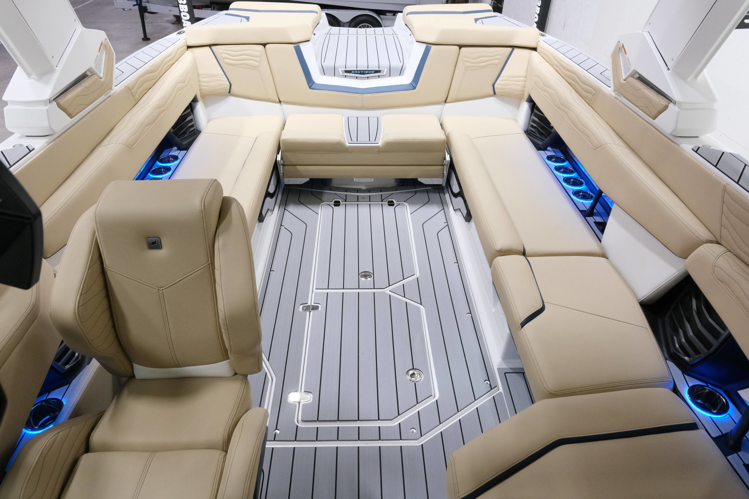 2027 Nautique G25