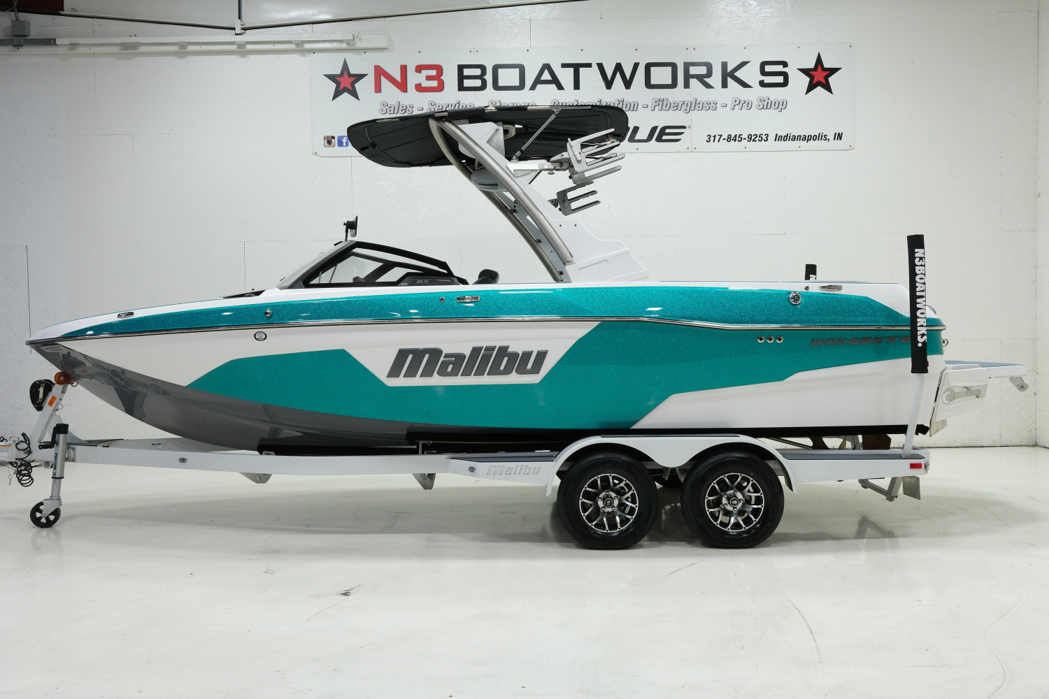 2021 Malibu 23 LSV