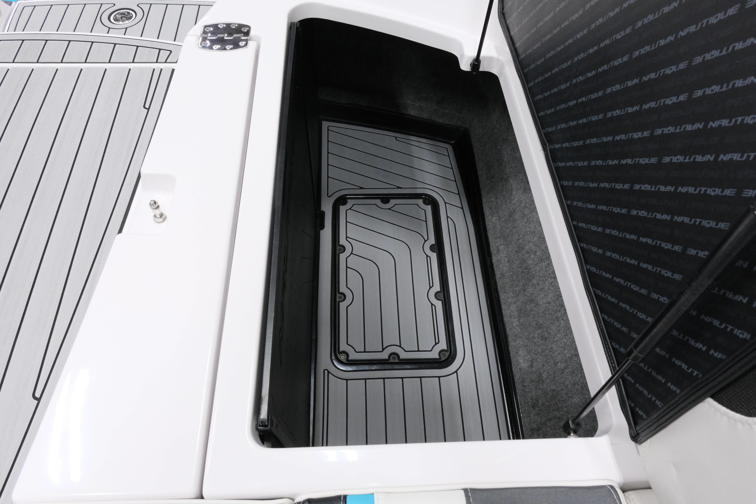 2014 Nautique G23