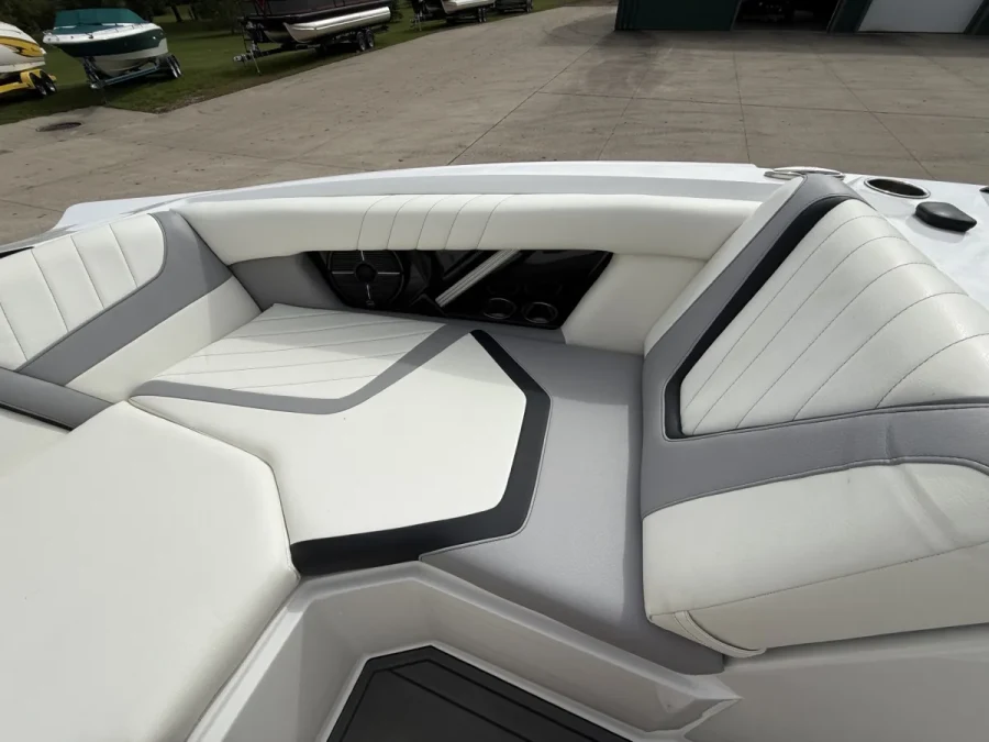 2020-tige-22rzx-146135-image7.webp
