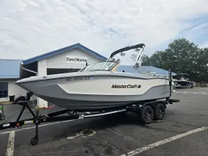 2022-mastercraft-xt22-146137-image0.webp