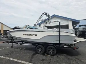 2022-mastercraft-xt22-146137-image1.webp
