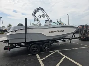 2022-mastercraft-xt22-146137-image2.webp