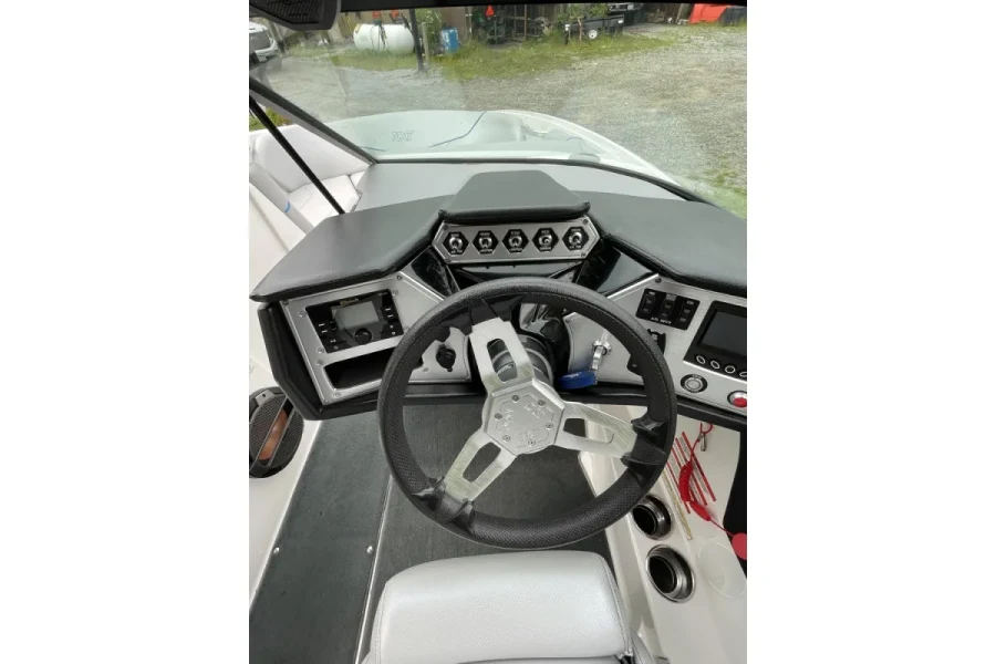 2019-mastercraft-nxt20-146138-image8.webp