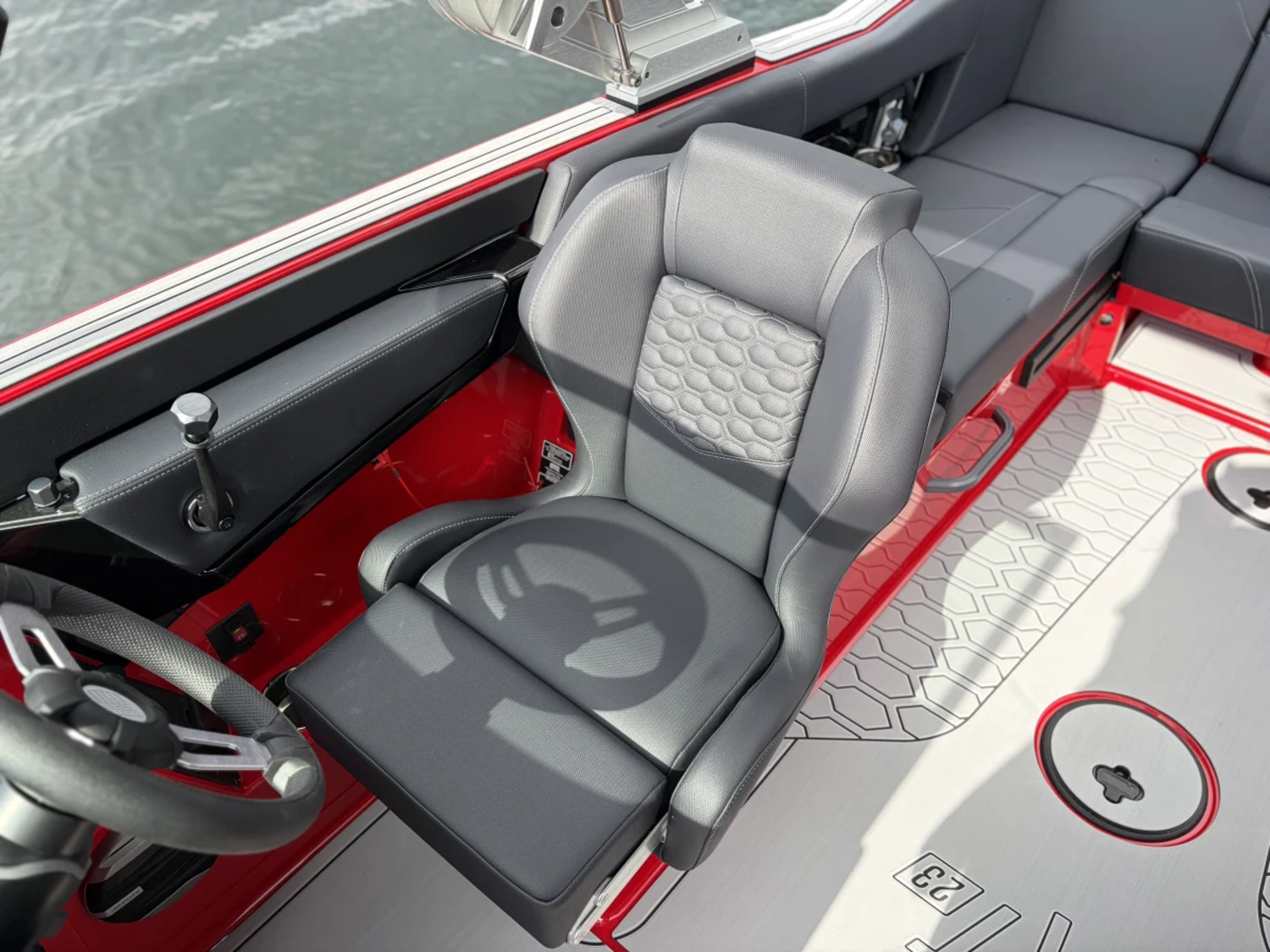 2027 MasterCraft NXT23