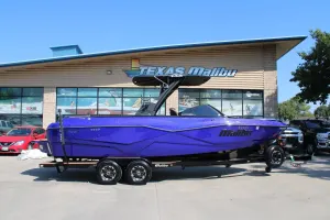 2022 Malibu 25 LSV Icon