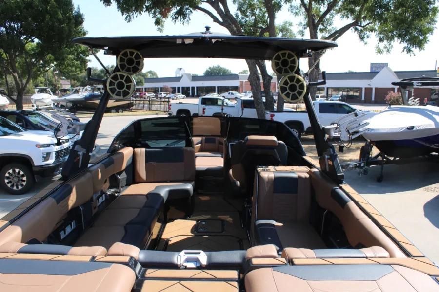 2025-malibu-wakesetter-25-lsv-146140-image10.webp