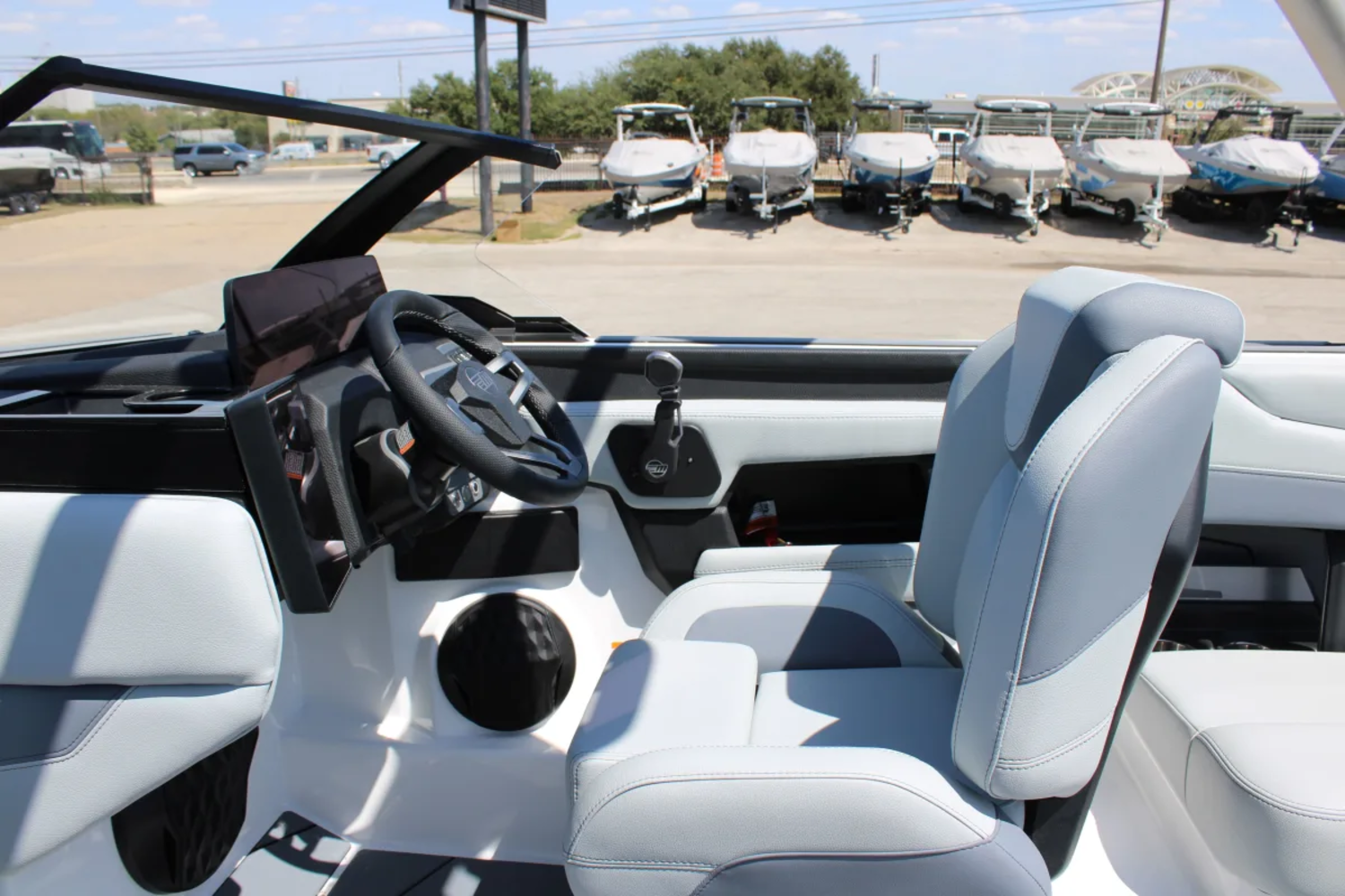 2027 Malibu 21 LX