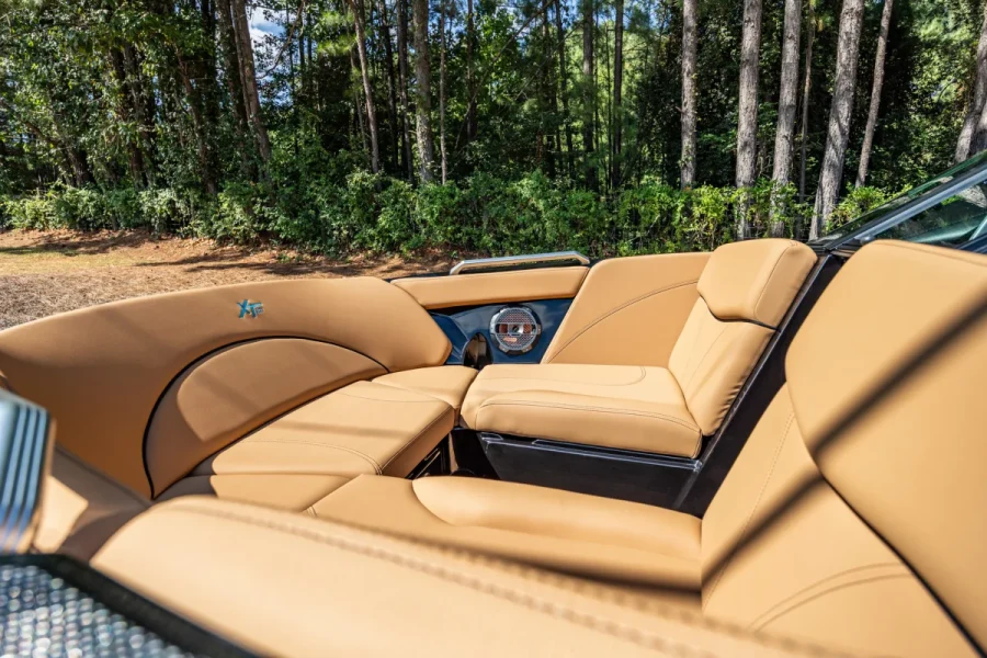 2021-mastercraft-xt22-146149-image3.webp