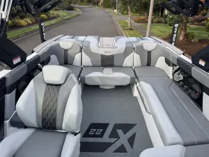 2023-mastercraft-xt22-146160-image11.webp