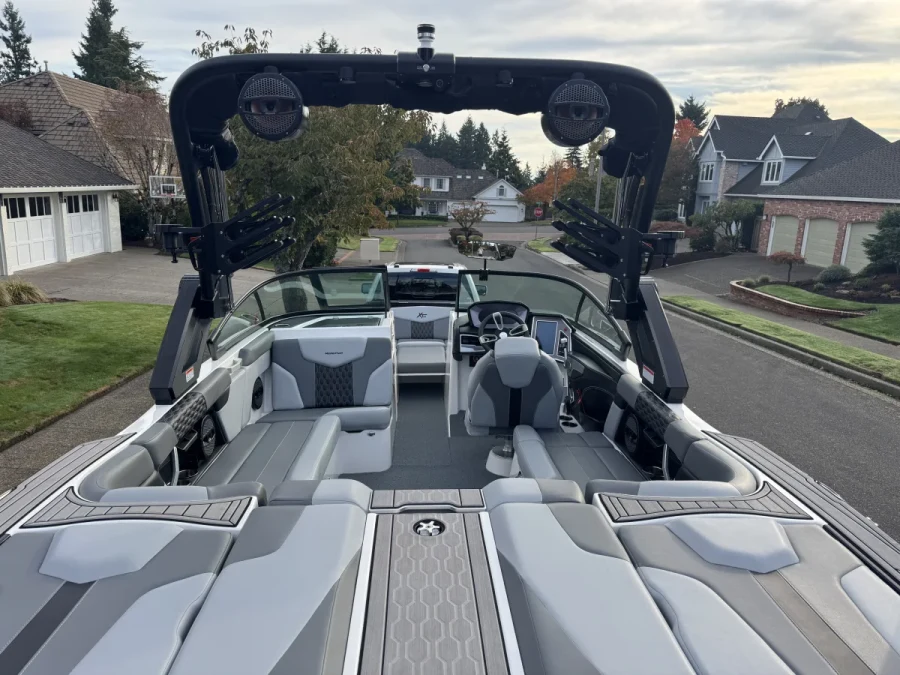 2023-mastercraft-xt22-146160-image14.webp