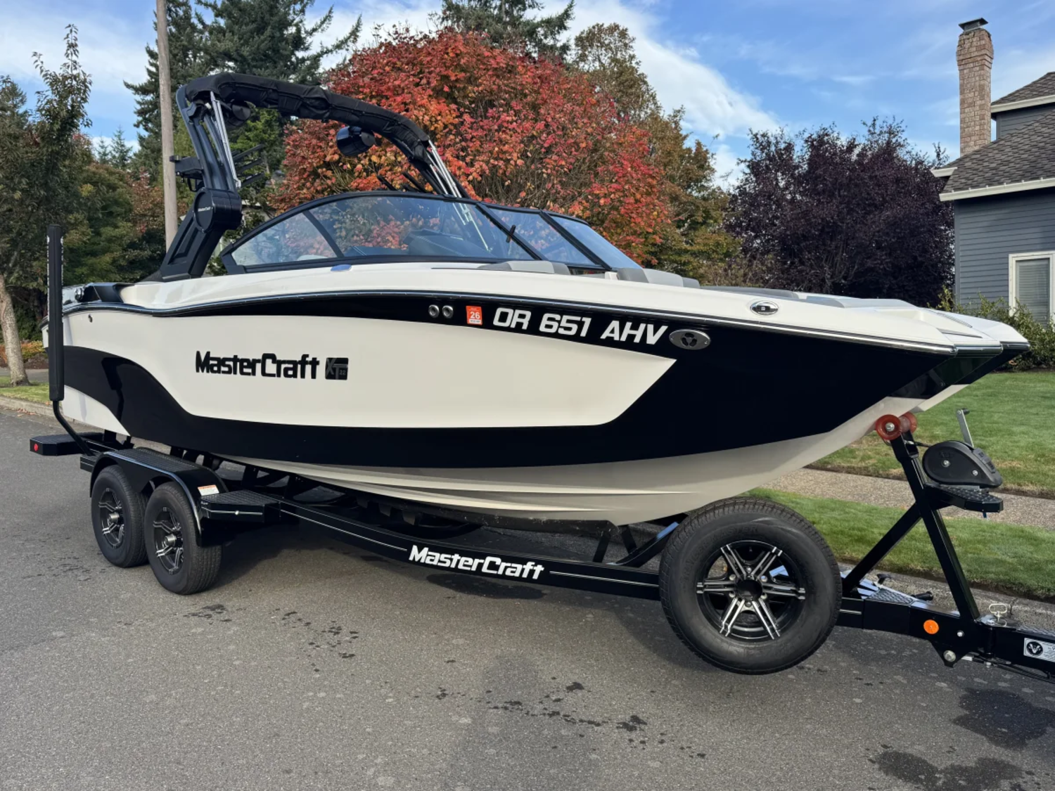 2023 MasterCraft XT22 