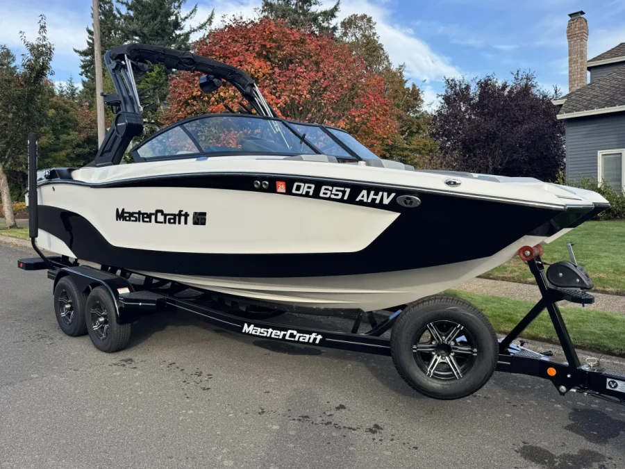 2023-mastercraft-xt22-146160-image3.webp