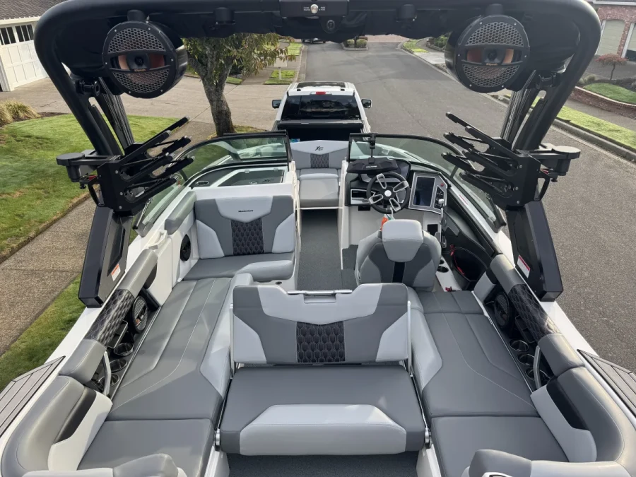 2023-mastercraft-xt22-146160-image4.webp