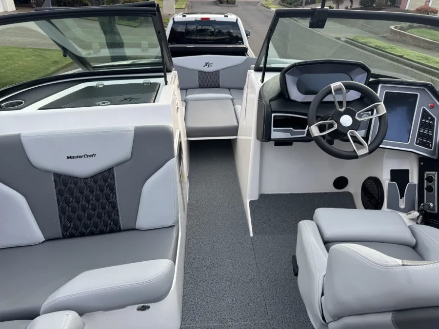 2023-mastercraft-xt22-146160-image6.webp