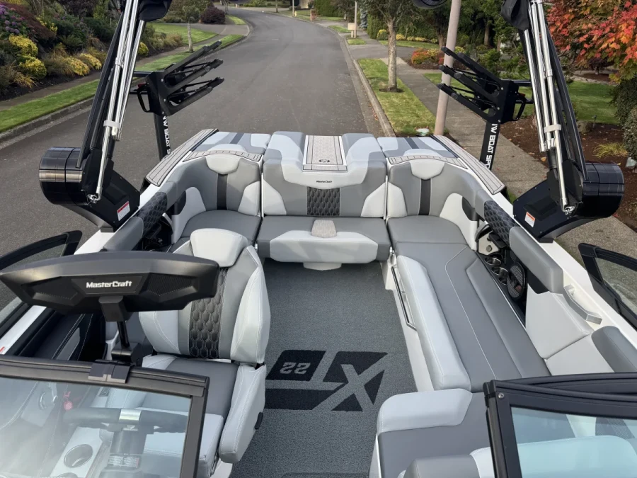 2023-mastercraft-xt22-146160-image7.webp