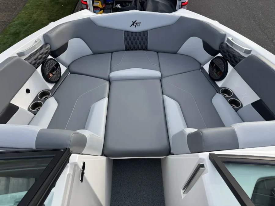 2023-mastercraft-xt22-146160-image8.webp