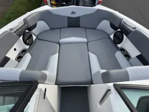 2023-mastercraft-xt22-146160-image8.webp