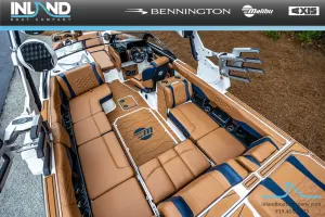 2025-malibu-wakesetter-24-mxz-146161-image12.webp