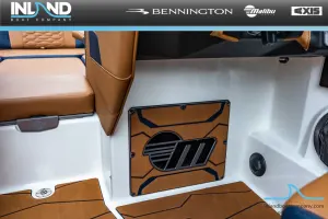 2025-malibu-wakesetter-24-mxz-146161-image23.webp