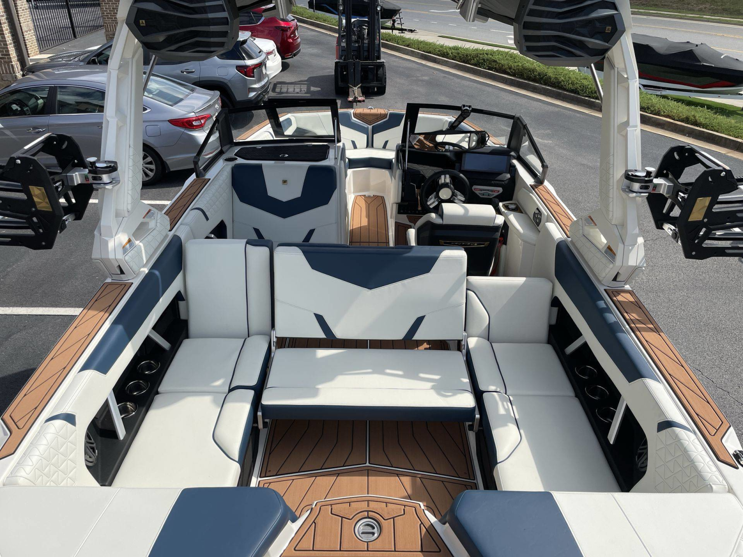 2027 Nautique GS22