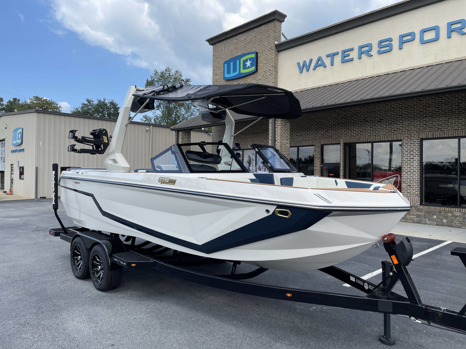 2027 Nautique GS22